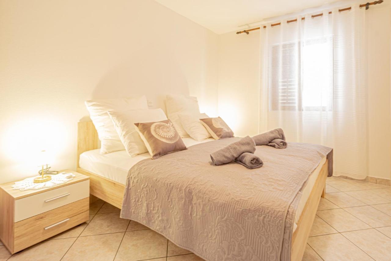 Bepic Quiet Location On A Beautiful Bay Apartment Metajna Exterior photo